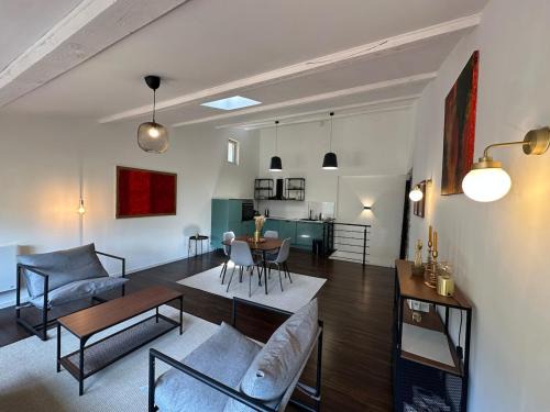 Roquesteron Wohnung | Duplex refait à neuf Village au coeur de la nature