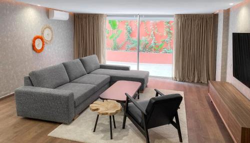 Camp El Ghoul Wohnung | Duplex with Terrace in City Center