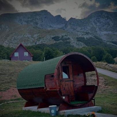 Virak Skihütte | Durmitor Barrels