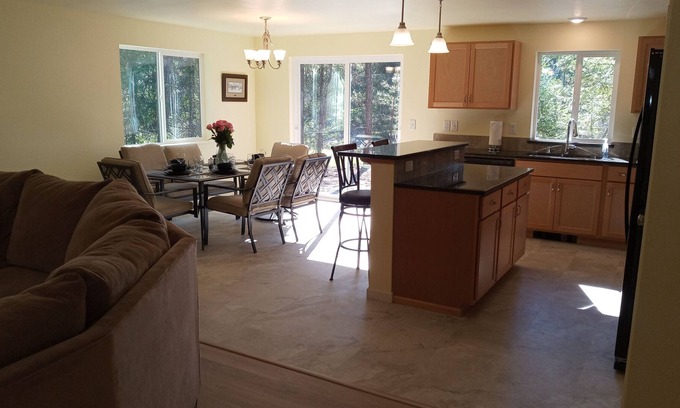 Chewelah Haus | Eagles’ Rest VRBO of Chewelah