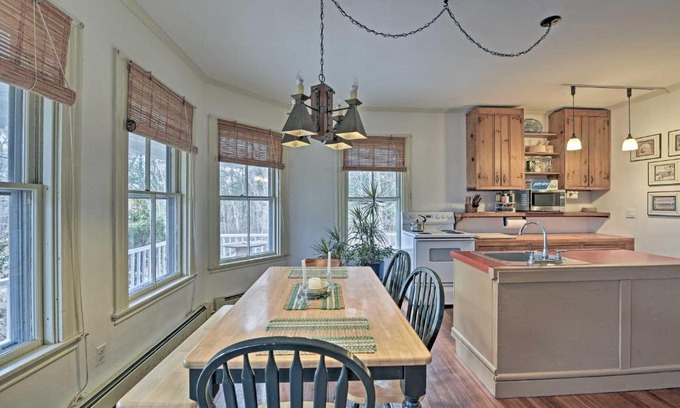 Tisbury Haus | Easy Access to Beaches Vineyard Haven House