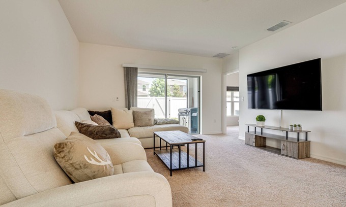 Groveland Haus | Easy Disney Day Trips: Family Home w/Pool Access