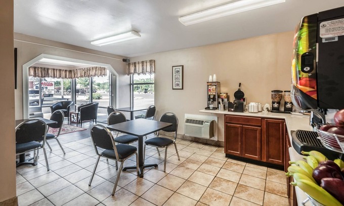 Easton Hotel | Econo Lodge Easton Route 50