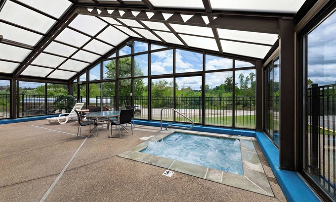 Pittsburg Hotel | Econo Lodge London