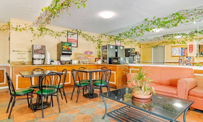 Decatur Hotel | Econo Lodge