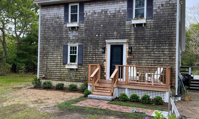 Katama Haus | Edgartown/Katama Newly Renovated Vineyard Escape