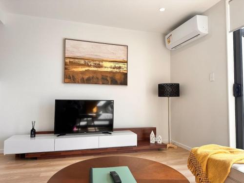 Massey Wohnung | Edge West Home at handy location