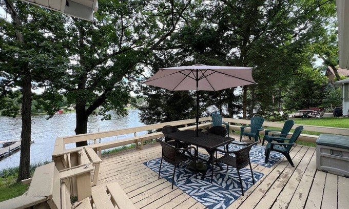 Edgerton Haus | Edgerton Escape 2 on Water with Dock