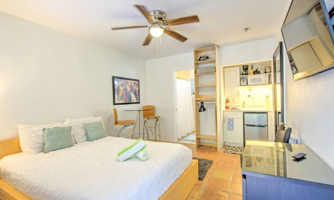 Hendricks and Venice Isles Haus | Efficiency 2 on water las olas/beach free kayaks