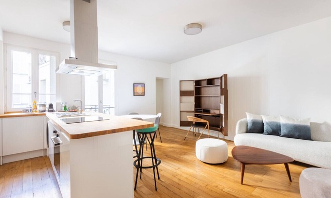 7th Arrondissement Wohnung | Eiffel Tower - Invalides - Renovated
