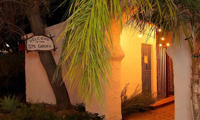 Desert Hot Springs Hotel | El Morocco Inn and Spa Resort