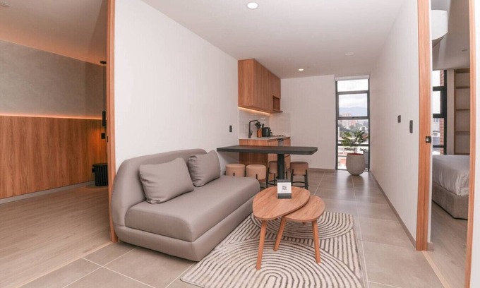 San Diego Wohnung | El Poblado Designer Flat – Jacuzzi + Work Desk