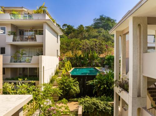 Nerul Wohnung | El Reino Elegant 2&3BHK Apartments 10 Minutes to Candolim with Pool & Kitchen, Wifi, Security