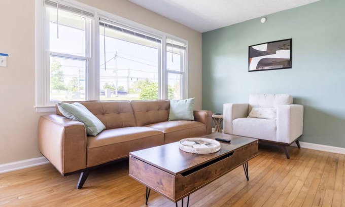 Lexington Haus | El Retro - Mid Century Ranch near Horse Park and downtown Lexington!