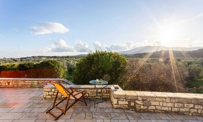 Messini Haus | Elaion Hideaway - Uncover Petalidi's Secrets
