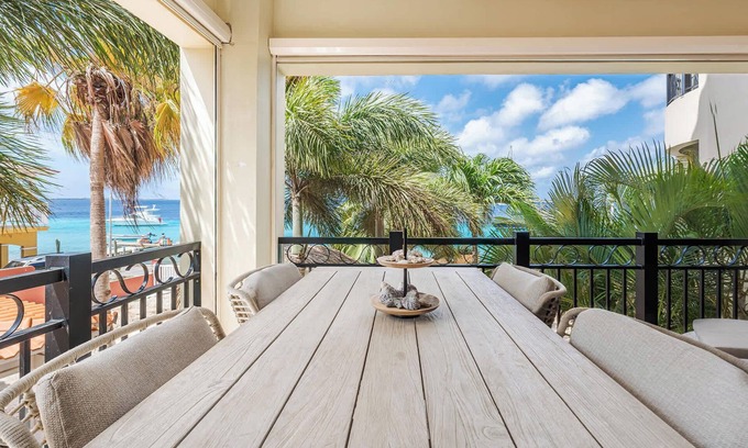 Playa Wohnung | Elegancia Ocean View with Cooling Pool