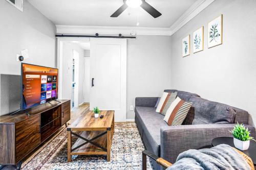 Brentwood Wohnung | Elegant 1BR Haven - 10 Min to Downtown Austin