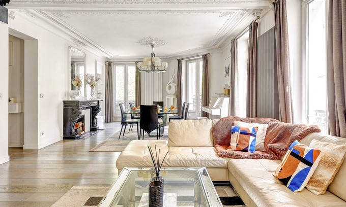 Chaillot Wohnung | Elegant 3BR Arc de Triomphe