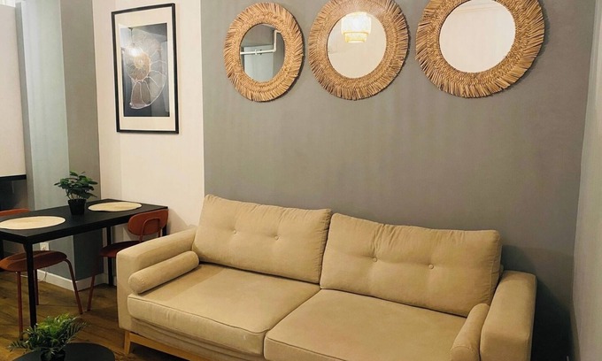 Pipera Wohnung | Elegant Apartment w. AC and Smart TV