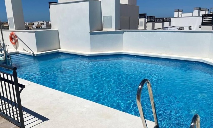 Rota Wohnung | Apartment für 6 mit Pool, WLAN und AC in Rota