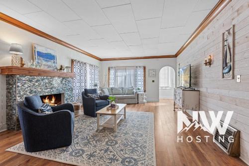 Coeur d'Alene Haus | Elegant Historic Home in Modernized Area