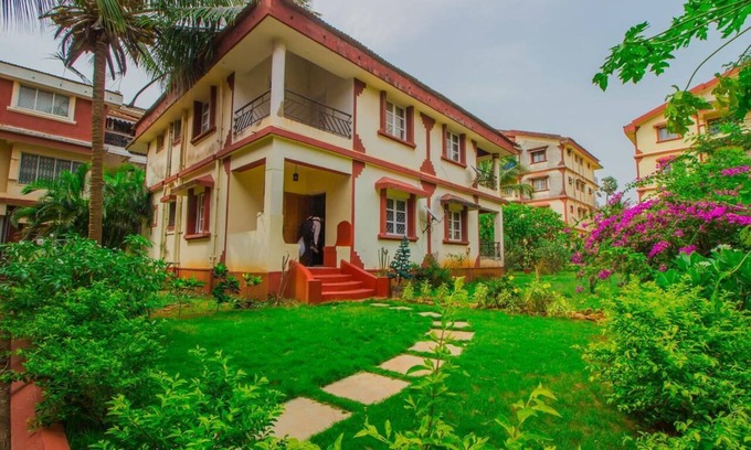 Fatrade Haus | Elegantes Haus mit Pool-Carmona Beach, Goa