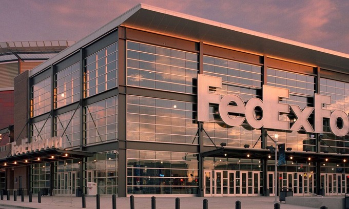 Downtown Memphis Wohnung | Elegant KING SUITE downtown with a POOL and GYM