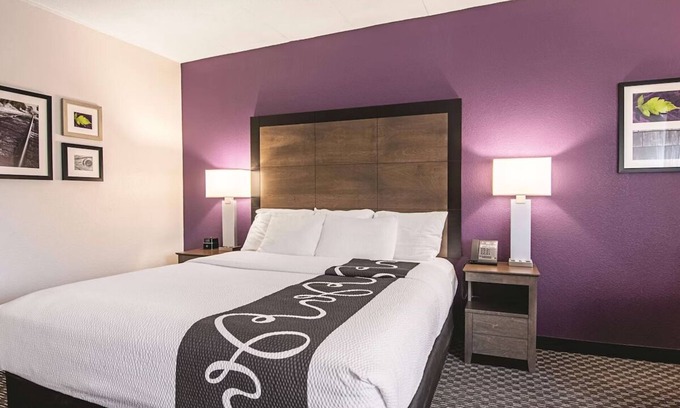 Portland Hotel | Elegant King Suite, La Quinta Portland, Downtown Proximity, Free Breakfast