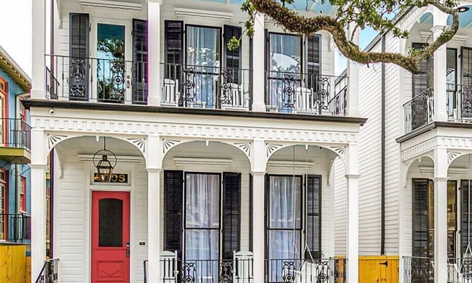 Mid-City Haus | Elegant Mid City Luxurious Home On Streetcar Line Free Parking