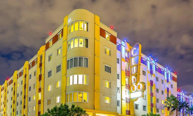 Las Vegas Resort | Elegant resort with ready access to all things Las Vegas. No additional charges