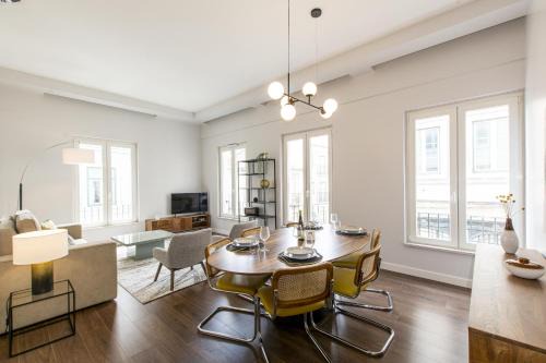 Santa Isabel Wohnung | Elegant & Sophisticated Campo Ourique by GT House