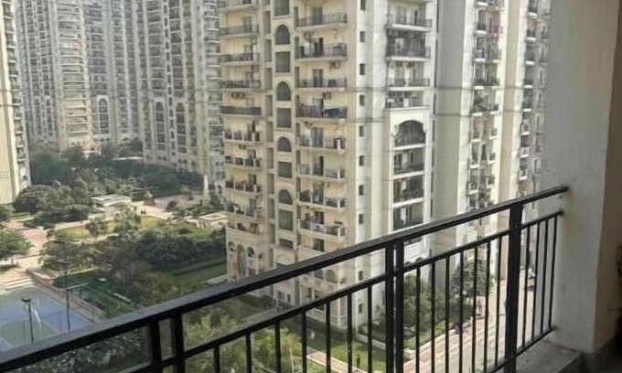 New Delhi Wohnung | Elegant Studio Apt in DLF CapitalGreen West Delhi