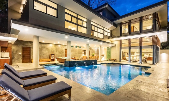 Nosara Villa | elements Luxusvilla mit 7 Schlafzimmern ... 3 Gehminuten zum Strand von Guiones