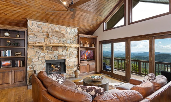Blowing Rock Haus | Elevated Escape