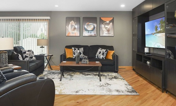 Elk Grove Village Haus | Elk Grove Village FHS Rental - Kingsbridge Rd