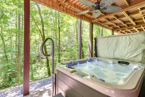 Ellijay Haus | Ellijay Cabin with Deck and Hot Tub!