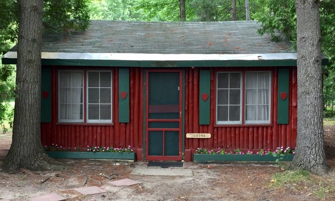 Grawn Kabine | Ellis Lake Resort - Zedernblockhaus - Interlochen / Traverse City