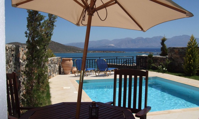 Mavrikiano Villa | Beautiful Modern Cretan Villa overlooking the Mirabello Bay