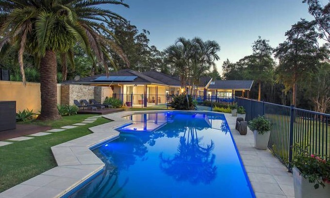 Emerald Beach Haus | EMERALD BEACH LAKE FRONT ESTATE