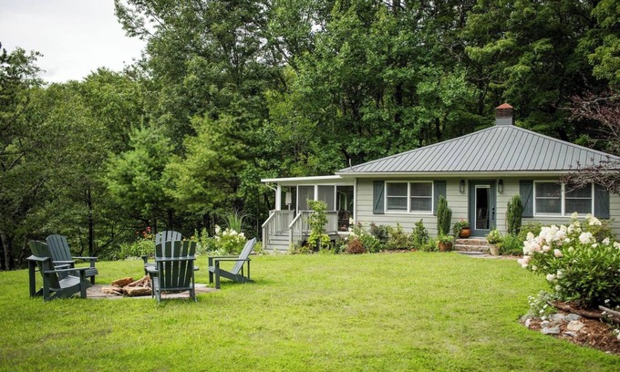 Cedar Mountain Haus | The Cottage at Emerald Lake