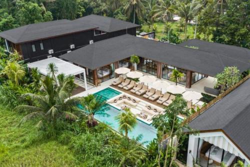 Pejeng Villa | Emery Gorgeous 6 BR Private Pool Villa ZN293