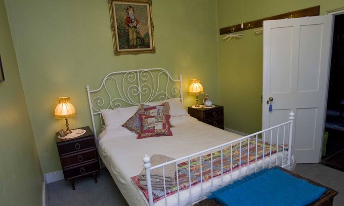 Burra Bed & Breakfast | Emma Tiver Heritage Cottage -restored Miner's Cottage - step back to circa 1856