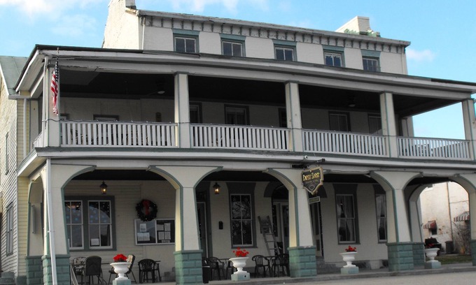 Rising Sun Haus | Empire House Hotel