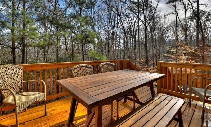 Ellijay Haus | Empress Tree Lodge - HotTub/Sauna/FirePit/Sleeps10