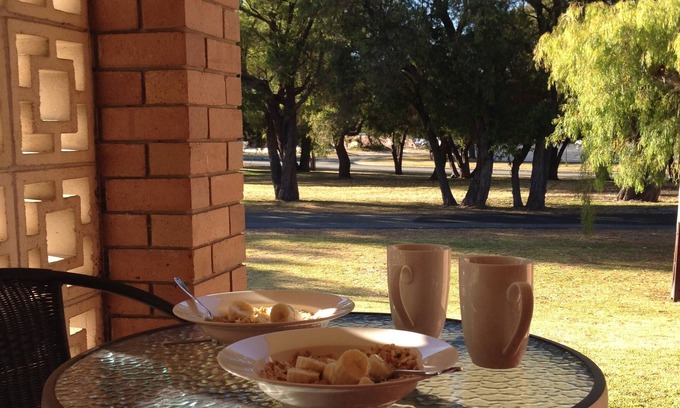 Emu Point Hütte | Emu Point Beach Cottages: Cockleshell Cottage -pet friendly accommodation
