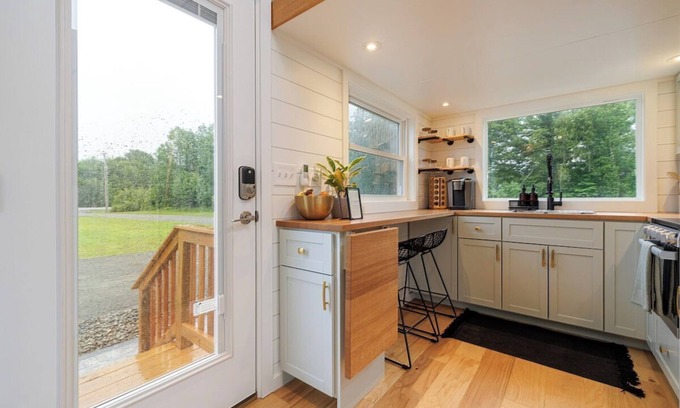 Ellsworth Wohnung | Enchanting Tiny Home Near Acadia