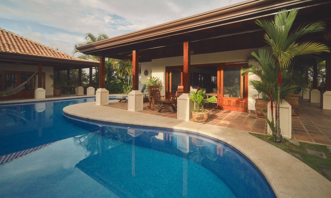 Mercedes Villa | Bezaubernde Villa mit großem Pool, üppigen Gärten, toller Aussicht und absoluter Privatsphäre