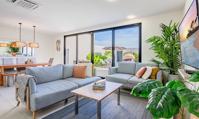 Malmok Haus | Stadthaus 50 Fuß vom schönen Strand Boca Catalina entfernt.