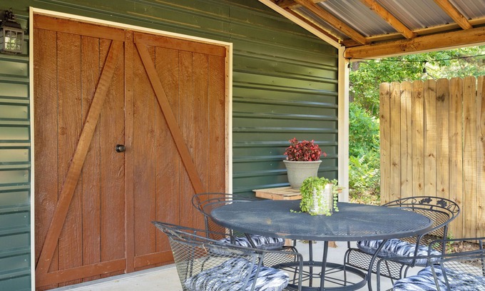 Oakland Wohnung | Enid Lake's studio in Plum Point, .5 mile from boat ramp