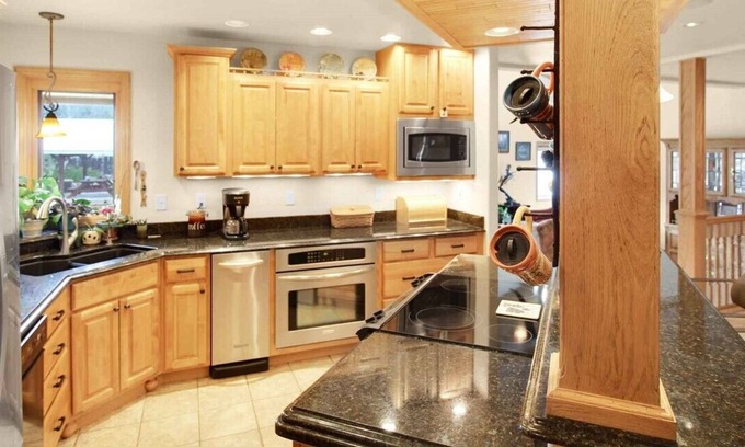 Seeley Lake Haus | Enjoy a relaxing vacation nestled near the mountains in Seeley Lake.